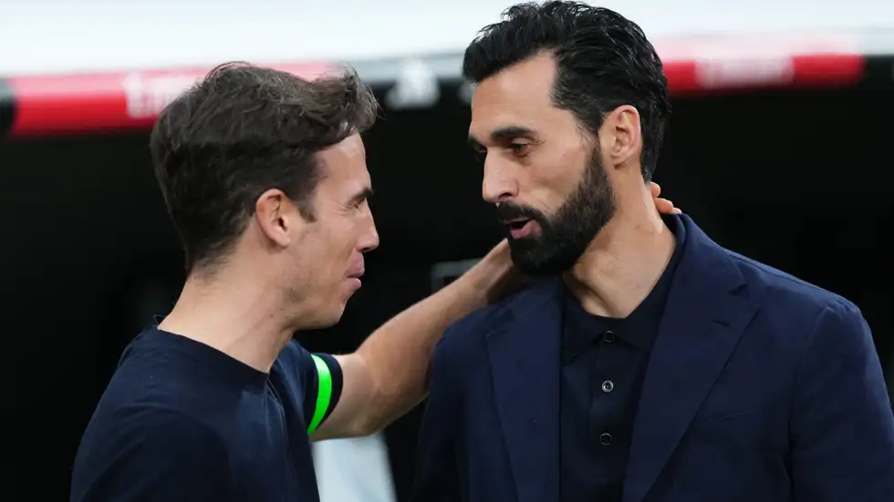 "لغز ثلاثي" ..  قرار أربيلوا يثير دهشة الإعلام المدريدي