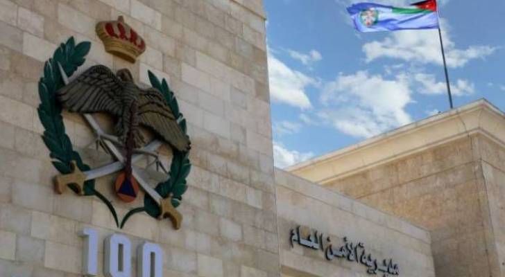 القبض على 3 أحداث من جنسية عربية ظهروا يسيئون للعلم الأردني