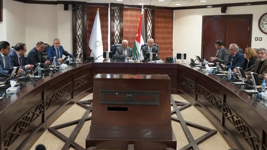 ندوة مشتركة تبحث أتمتة الرقابة المالية على الأحزاب السياسية 