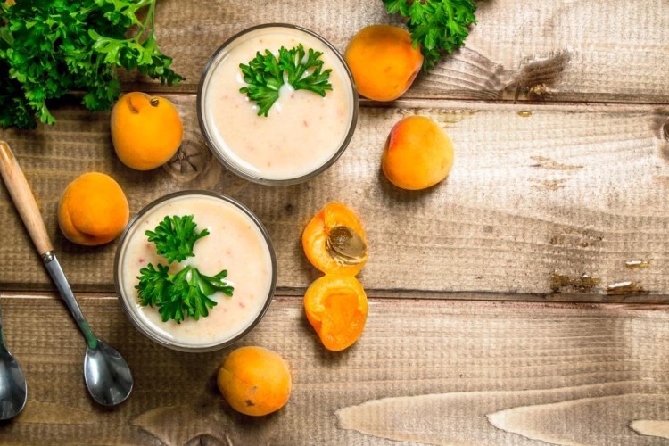 مشروب قمر الدين بالحليب