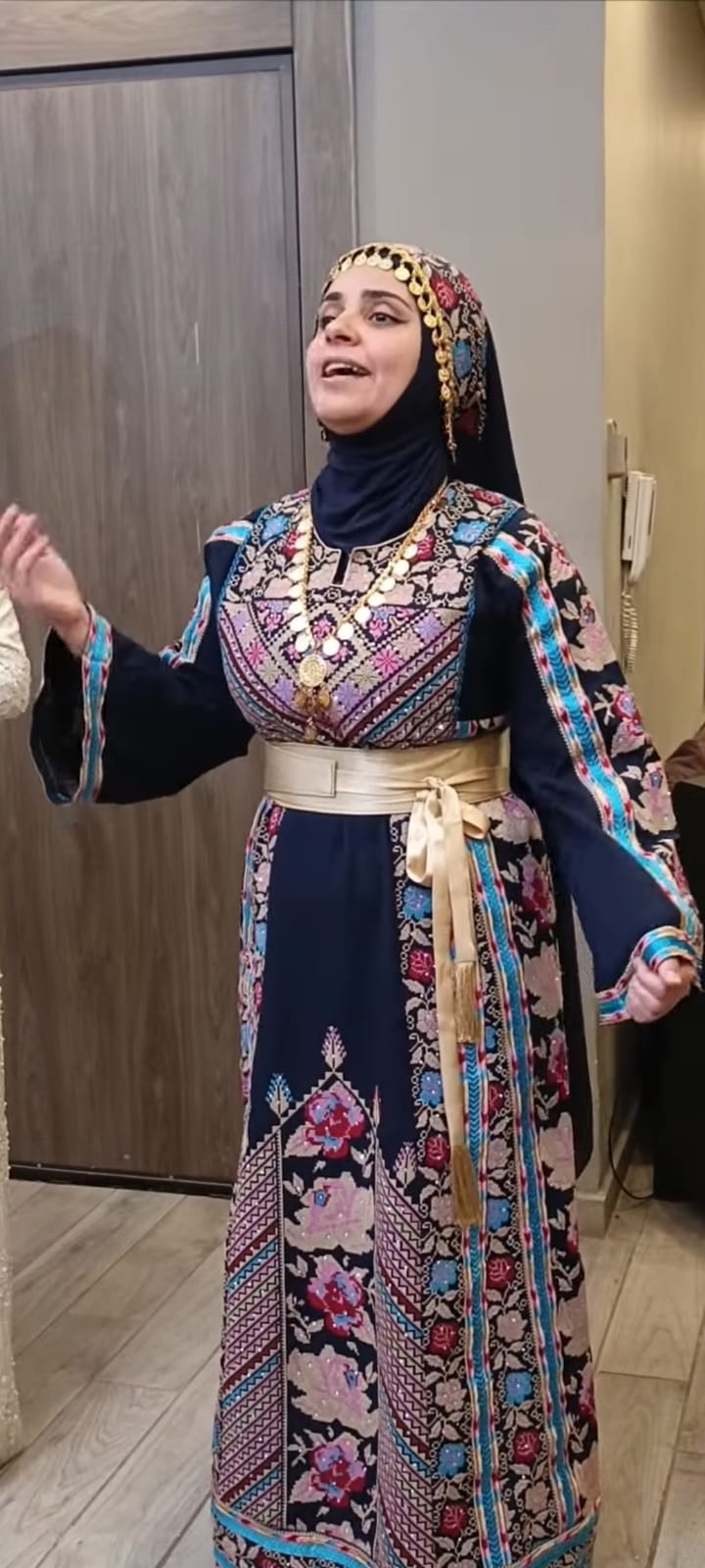 إيمان: حضور الرجال في حفلات الحناء يعكس تغيراً في نمط الاحتفال