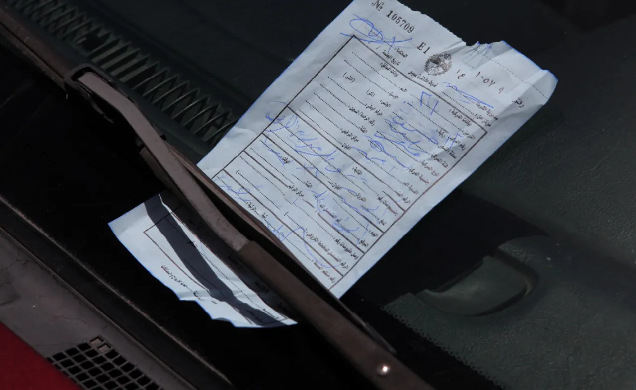 لماذا يدفع المواطن المخالفة مرتين؟ جدل يتسع حول “زيادة التأمين” عند الترخيص