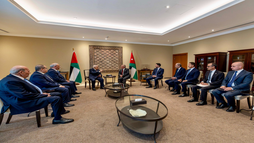 الملك يؤكد لدى استقباله الرئيس عباس دعم الأردن الراسخ للأشقاء الفلسطينيين