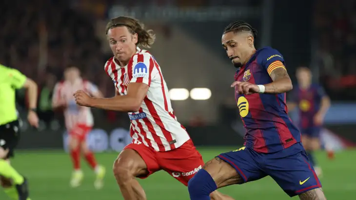 الكلاسيكو في الصورة ..  كم مباراة سيغيب عنها رافينيا بعد الإصابة؟