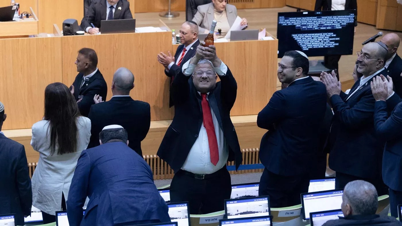 حين يُشرّع الموت: هل يفتح قانون إعدام الأسرى باب المساءلة الدولية أم باب الانفجار؟