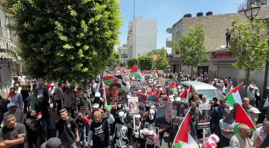  وقفتان بمدينتي رام الله وطوباس رفضا للإبادة ودعما للأسرى بسجون الاحتلال