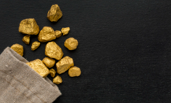 الذهب يقفز مدعومًا بتوقعات خفض الفائدة الأميركية