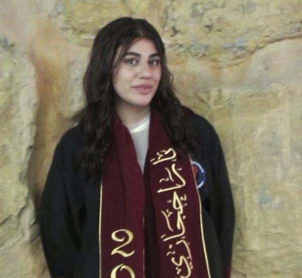 يارا سمير حجازي  ..  مبارك النجاح والتفوق بالتوجيهي