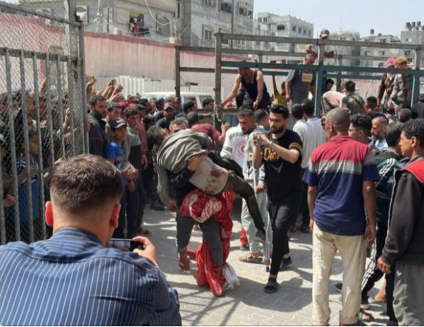 700 شهيد وجريح بمجزرة إسرائيلية بحق منتظري المساعدات بغزة
