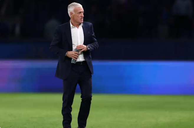 ديشامب: ما فعله الجمهور غير مقبول ..  وفقدنا شيئين أمام أيسلندا