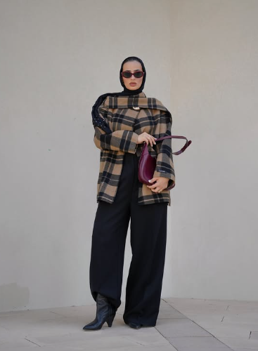 8 طرق عصرية لتنسيق طبعات الكارو من مدونات الموضة المحجبات