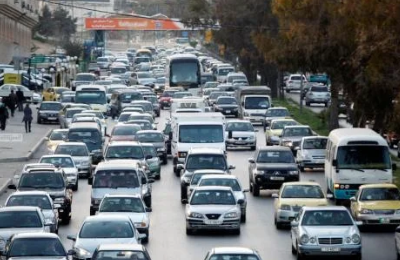 تصادم بين 6 مركبات يسبب أزمة مرورية على طريق المطار