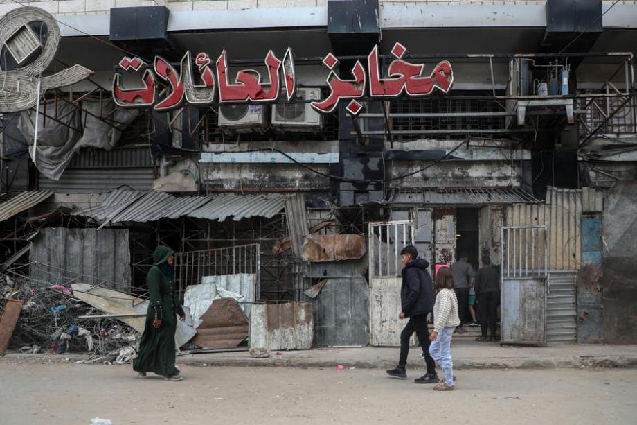 "لا خبز ولا دواء" ..  غزة بين نار الحصار وشبح المجاعة