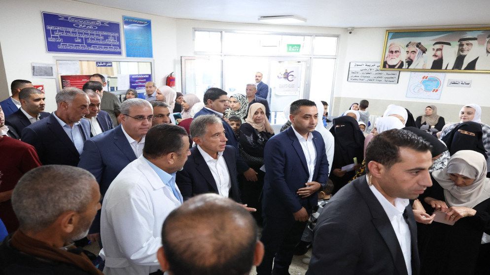 حسان يوجه بتوسعة أقسام مركز صحي خريبة السوق الشامل