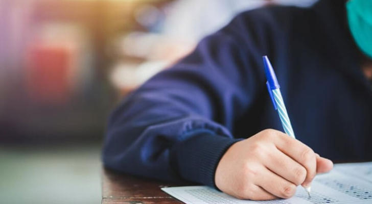 أهالي طالبات التوجيهي في العقبة يشتكون من دوام طويل يرهق الطلبة