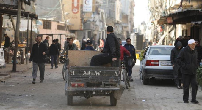 أزمة المواصلات الخانقة من شمال غزة إلى جنوبها ..  رحلة تستنزف الجسد والجيب 