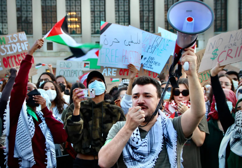 زوجة الفلسطيني محمود خليل تتهم السلطات الأميركية بحرمانه من حضور ولادة طفلهما