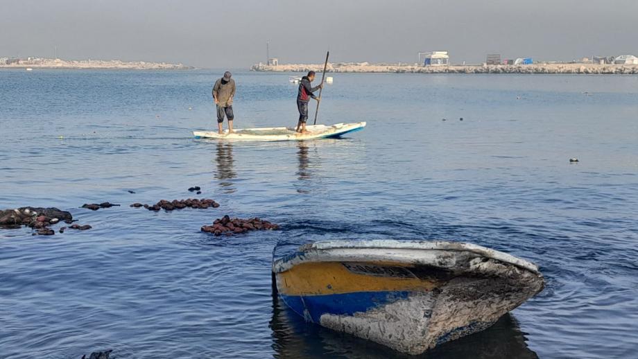 بحر غزة في زمن الحرب ..  "الداخل مفقود والطالع مولود" 
