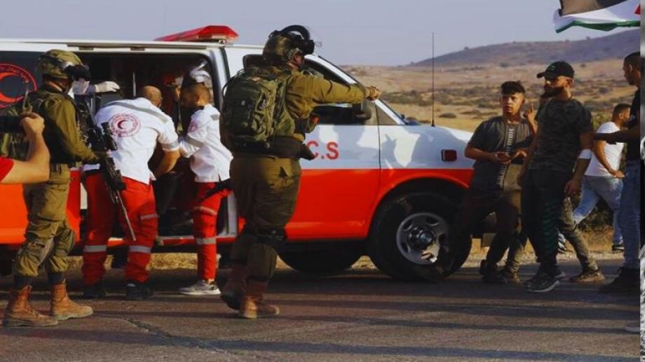 شهيد وجريح في سلواد ..  والاحتلال يعلن إصابة جنديين طعنًا  