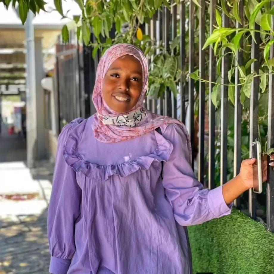 الاحتلال يُمدّد اعتقال الصحفية نسرين سالم العبد 