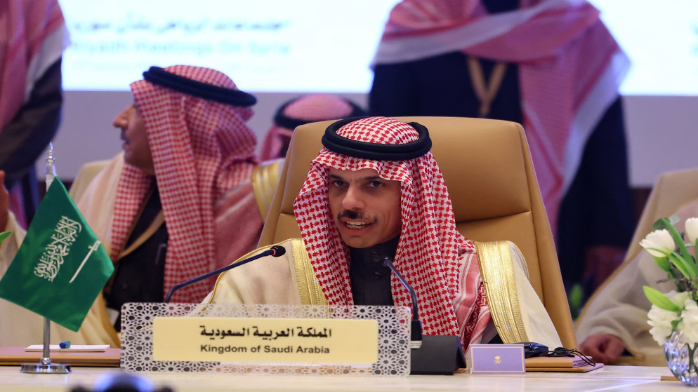وزير الخارجية السعودي: إيصال المساعدات إلى غزة يتطلب وقفا فوريا لإطلاق النار
