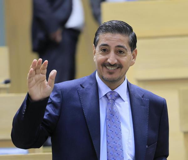 القطاونة يطالب بتأجيل الرسوم الجامعية لحين صدور "المنح والقروض"