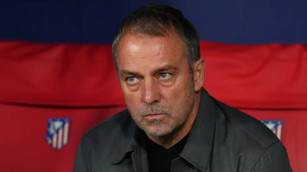 بعد الإقصاء من الأبطال ..  برشلونة يتخذ قرارًا حاسمًا بشأن مصير فليك 