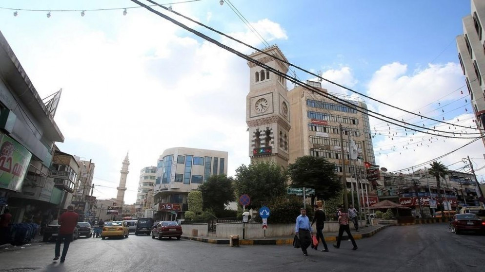 إزالة بسطات تعيق حركة المرور والمركبات في إربد