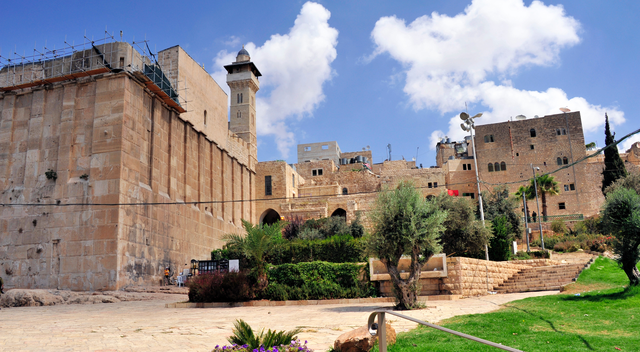 " الجعبري في الخليل" تتبرأ من مبادرة الإنفصال وتؤكد ولاءها لفلسطين والقدس