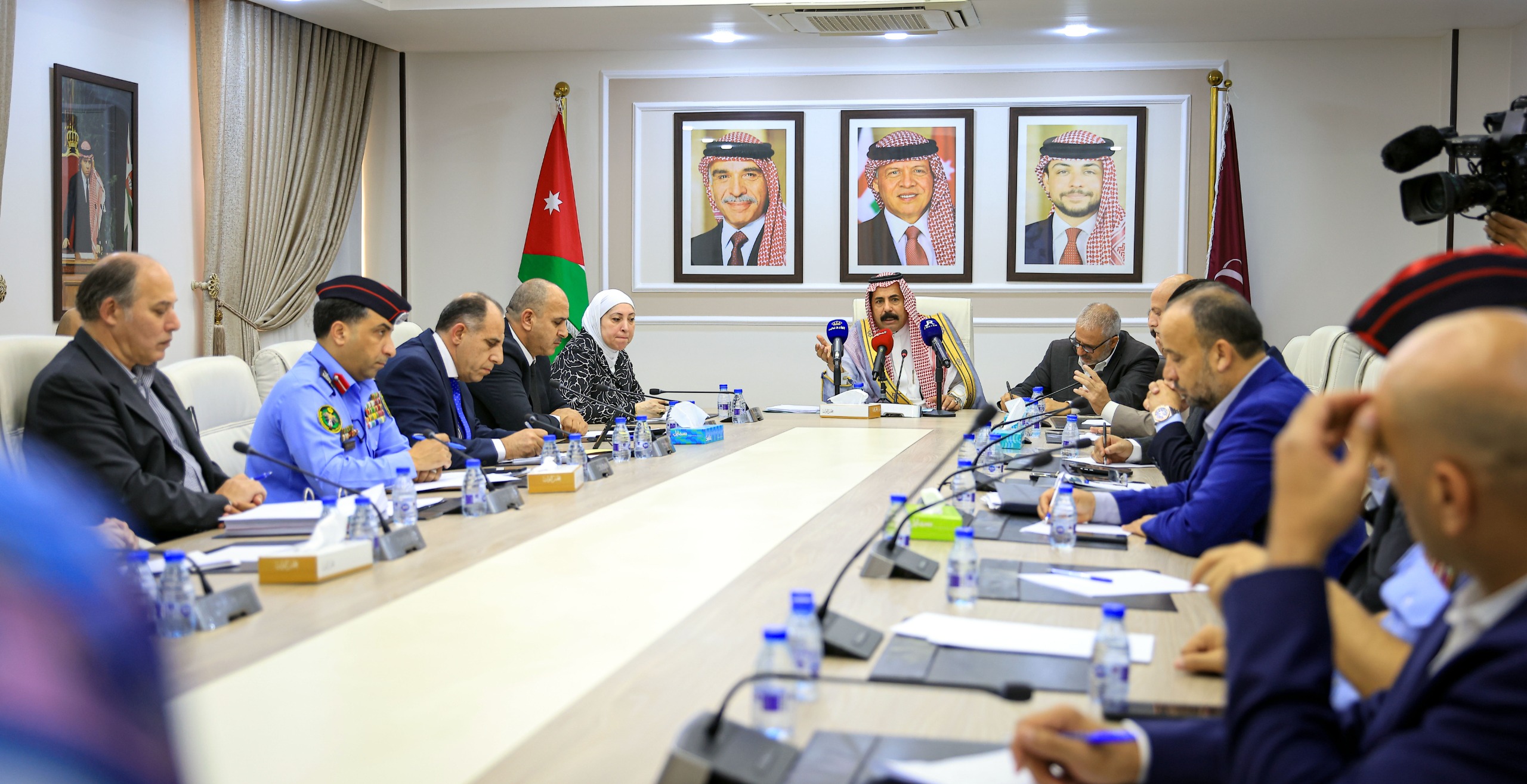 ما هي أبرز التحديات التي تبحثها "النقل النيابية" لتنظيم عمل التكسي الأصفر والتطبيقات الذكية؟ 