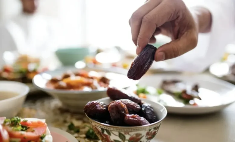 5 نصائح غذائية للحفاظ على صحتك وطاقة جسمك في رمضان 