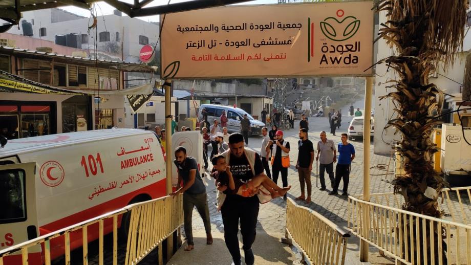 جمعية العودة : نُحذر من توقف الخدمات الصحية والمجتمعية في غزة 