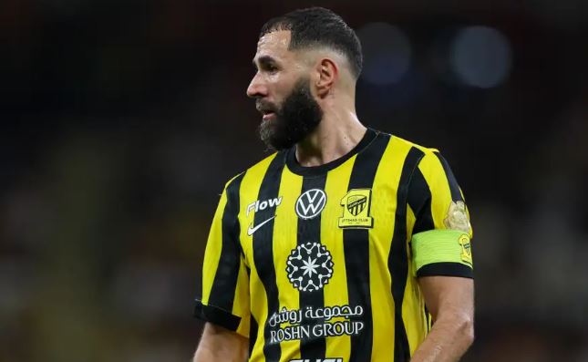 بنزيما يصدم الاتحاد قبل موقعة الشرطة الآسيوية