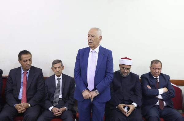 مندوبا عن الملك وولي العهد  ..  العيسوي يعزي عشيرتي الدلابيح والعكور