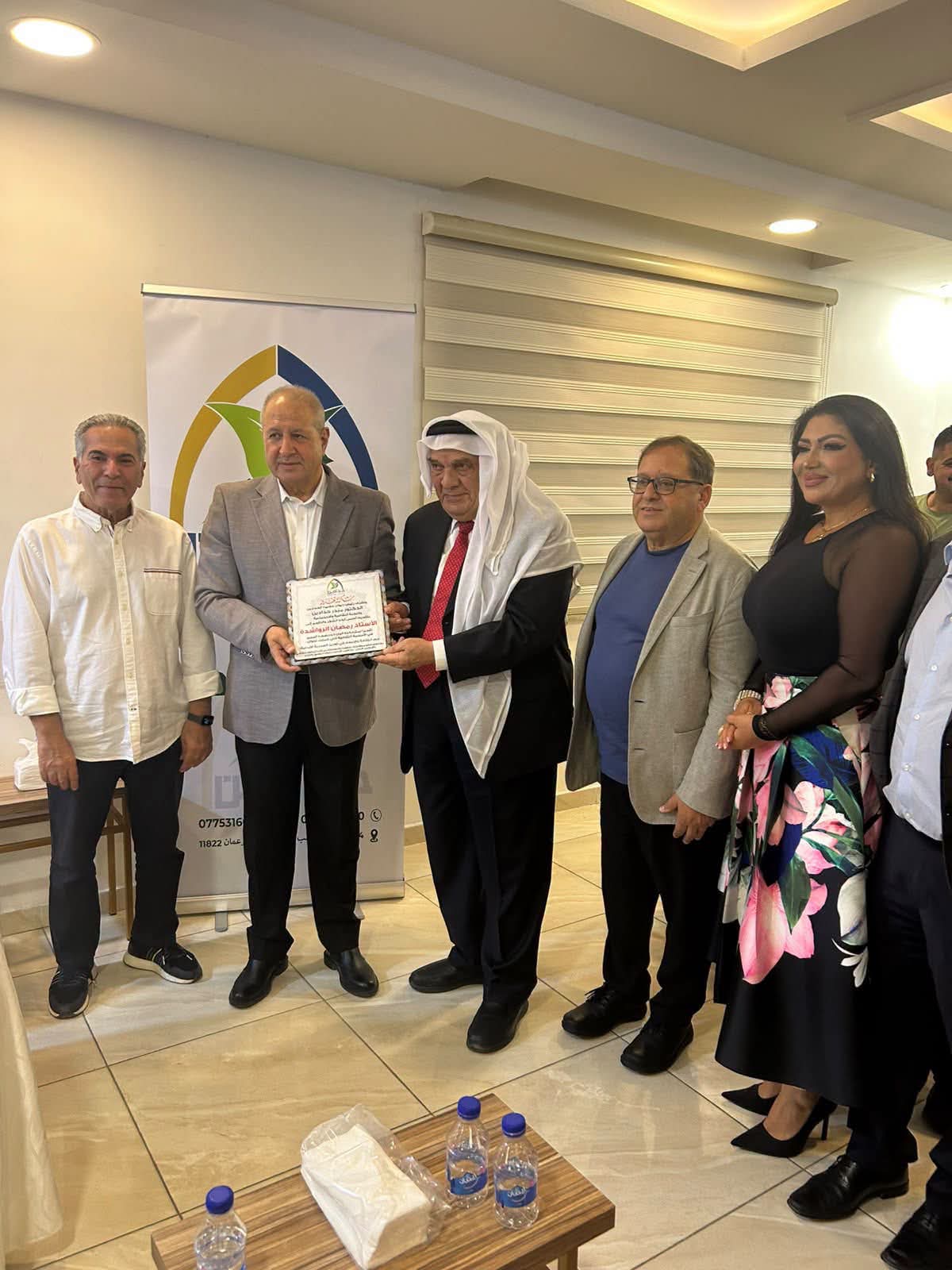 عشيرة الحدادين تكرّم الكاتب الصحفي رمضان الرواشدة