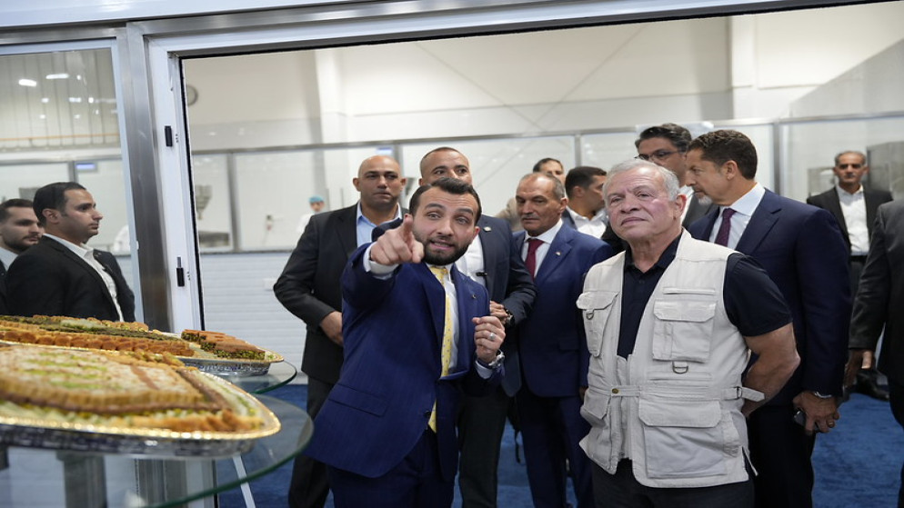 هاني حبيبة يشكر الملك بعد زيارته مصنع حلويات الحاج محمود حبيبة وأولاده