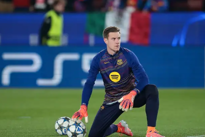 هل يعود أساسيا؟ ..  محادثة قصيرة تغير موقف فليك من شتيجن