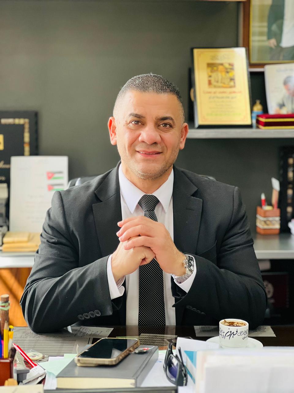 من يدير العملية التعليمية ..  مجموعات الواتس آب أم وزارة التربية و التعليم!!