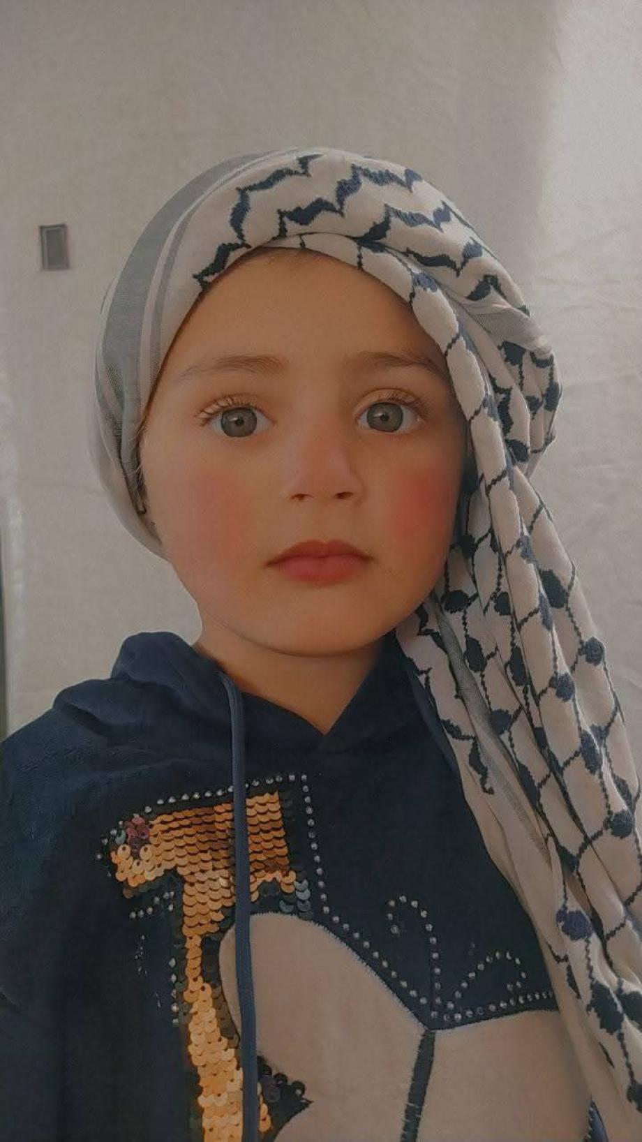 الطفلة أبو عمرة ..  ضحية هدنة لم يتوقف فيها صوت الرصاص