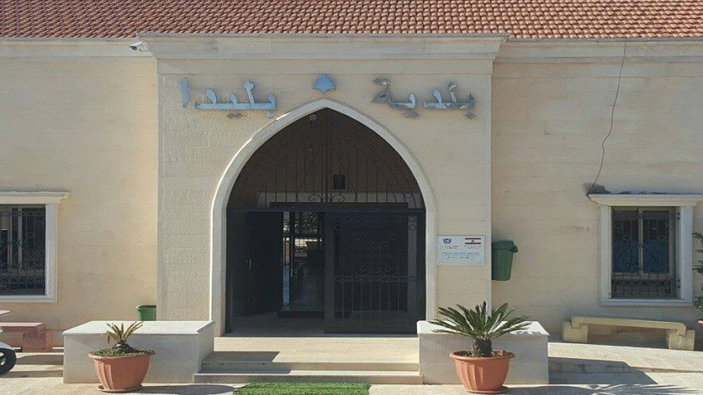 قوة إسرائيلية تقتحم بلدة بليدا اللبنانية وتقتل موظفا في مبنى البلدية