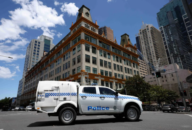 أستراليا تلغي تأشيرة مواطن بريطاني نشر رموزاً نازية