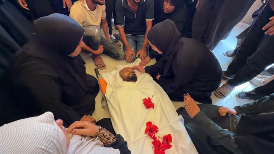 “مكبّل اليدين والقدمين” ..  الاحتلال يعدم إبراهيم كوارع ميدانيًا داخل “الخط الأصفر” شرق خان يونس 