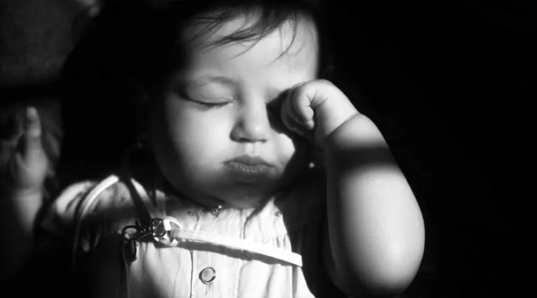 عادة قديمة تقتل الرضع في الجزائر ..  وأطباء يحذرون