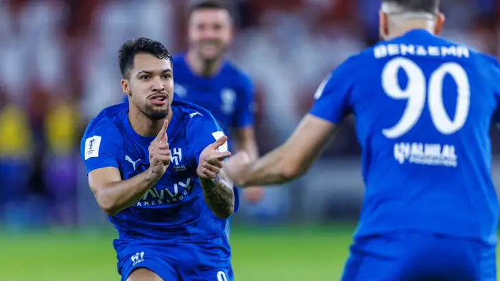 شرط يشعل المفاوضات ..  الهلال على بُعد خطوة من عقل ليفربول