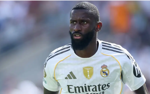 ثلاثي سعودي يراقب موقف روديجر مع ريال مدريد