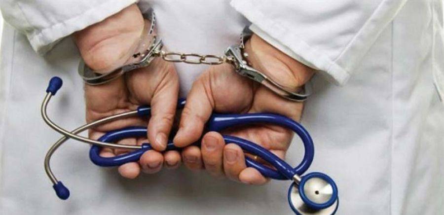 انتحال صفة الطبيب ..  تجاوزات محدودة ومخالفات خطيرة تهدد المهنة