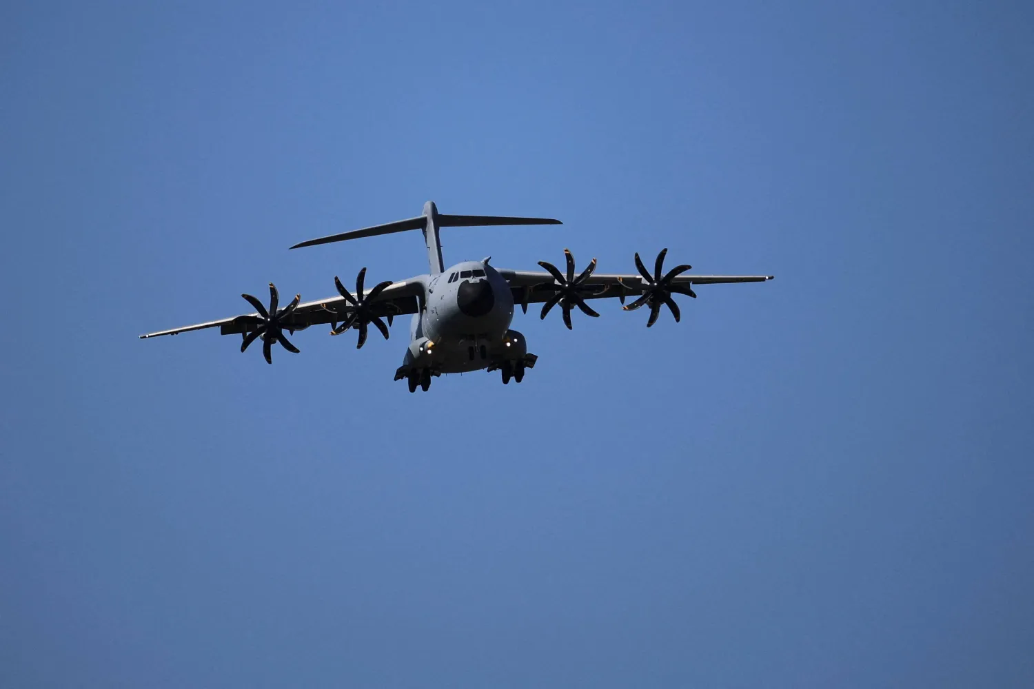 بعد هجوم على قاعدة بريطانية ..  فرنسا ترسل أنظمة مضادة للمسيرات إلى قبرص 