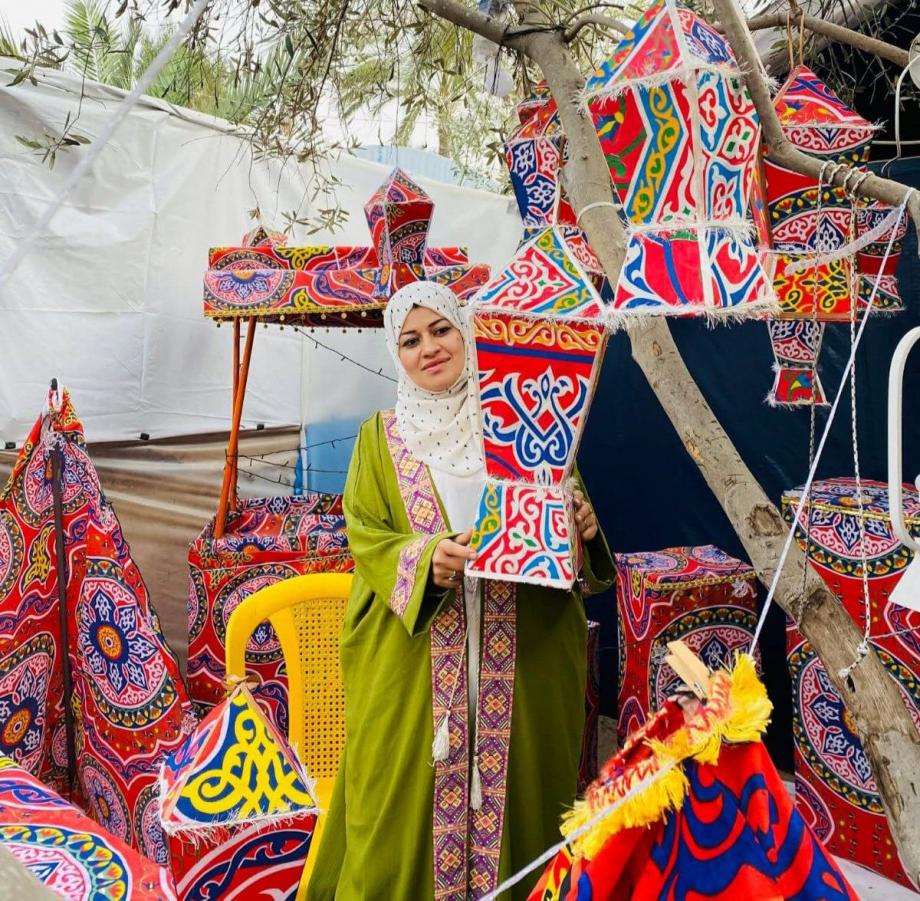 ​​​​​​​ريهان شراب ..  تحوّل طقوس رمضان والعيد إلى بهجة ومصدر دخل لإعالة أبنائها