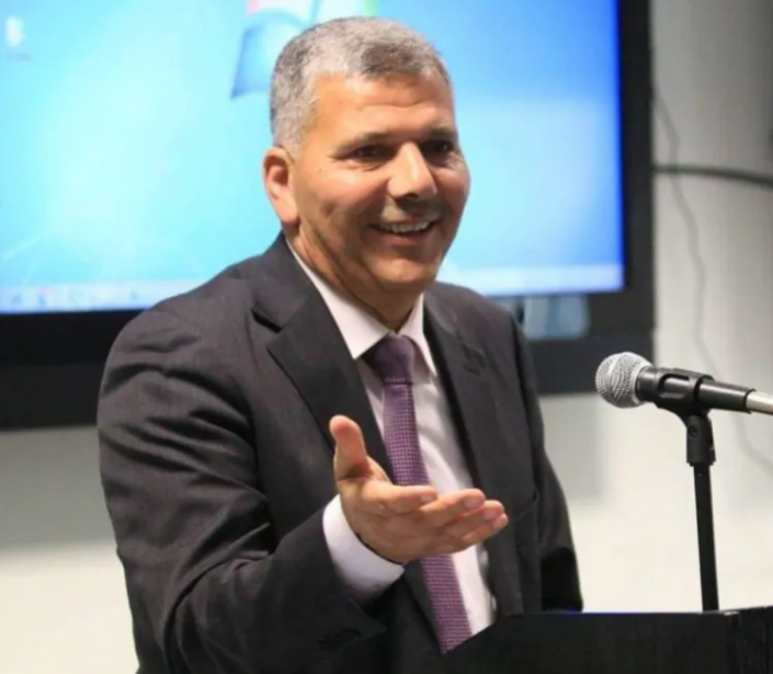 قوات الاحتلال تعتقل الوزير السابق ناصر الدين الشاعر