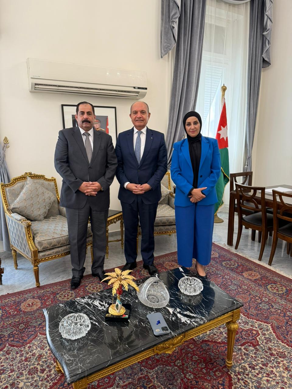 البداودة وأبو رمان يبحثان مع السفير الأردني في القاهرة قضية الموافقات الأمنية للطلبة الأردنيين
